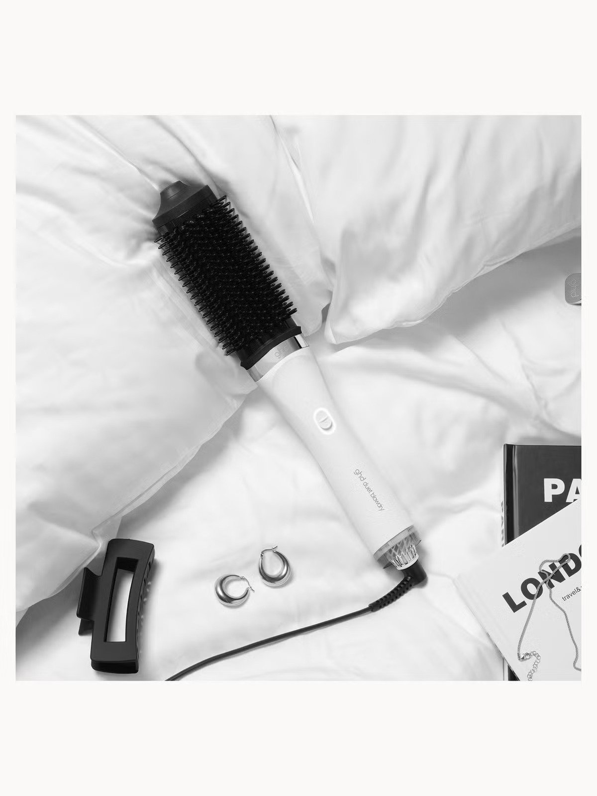 083-1 ghd Duet Blowdry Hair Dryer Brush (White) - Image 1