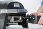 Weber Pulse 1000 Electric Barbecue (Black) - Image 3