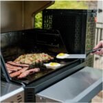 Masterbuilt Gravity Series 800 Digital Charcoal Griddle, Grill and Smoker (Black) - Image 2